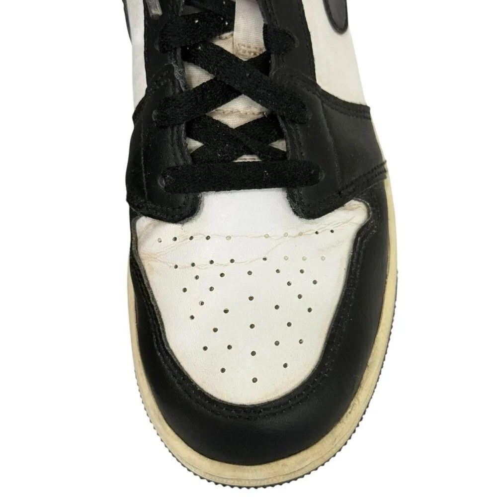 Nike jordan mid